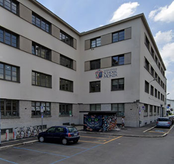 Ampliamento English School